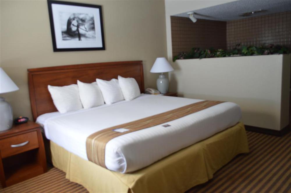 Best Western Hospitality House เอ็มโพเรีย ห้อง รูปภาพ