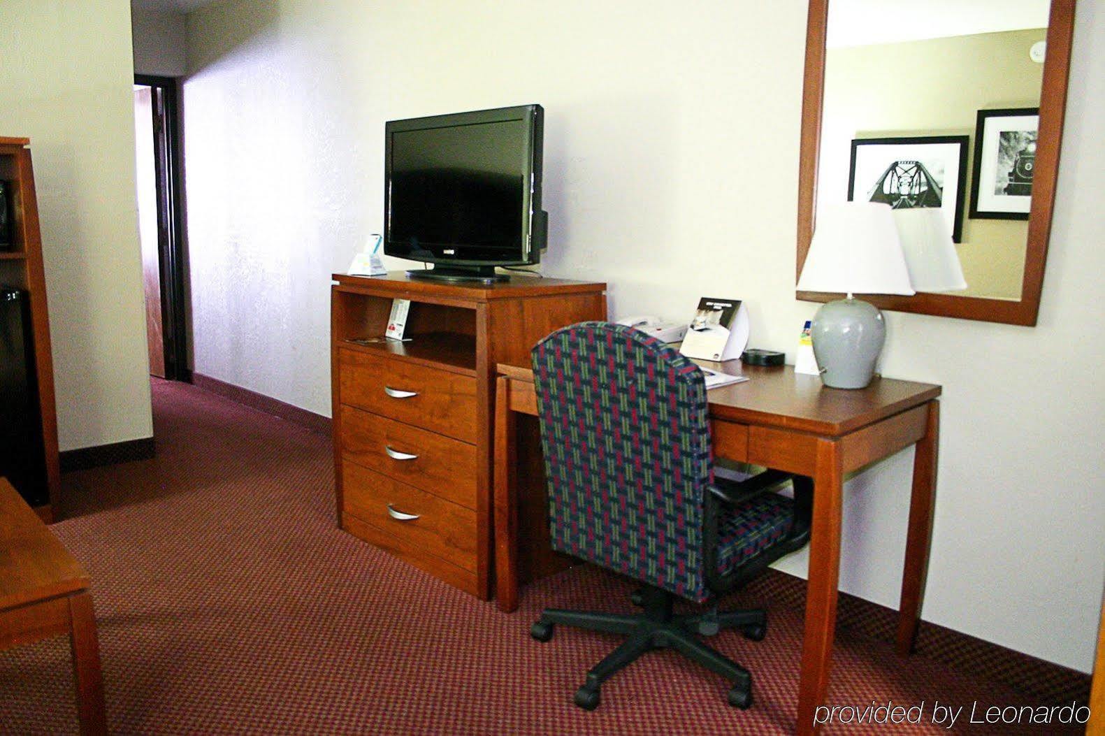 Best Western Hospitality House เอ็มโพเรีย ห้อง รูปภาพ