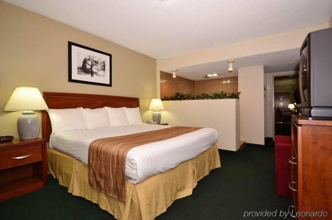 Best Western Hospitality House เอ็มโพเรีย ห้อง รูปภาพ